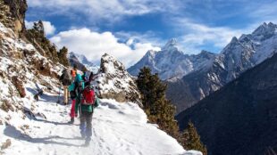 Vandrare i Nepals berg