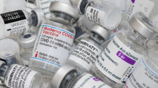 Tomma vaccin-flaskor