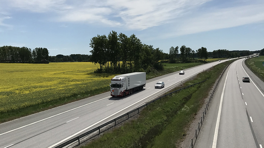 Bild på bilar på E20 mellan Örebro och Hallsberg